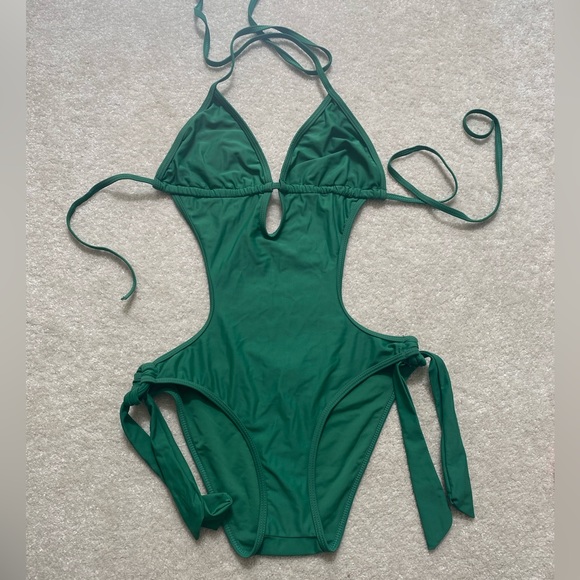 Sexy one piece swimsuit - New without tags - Picture 2 of 4